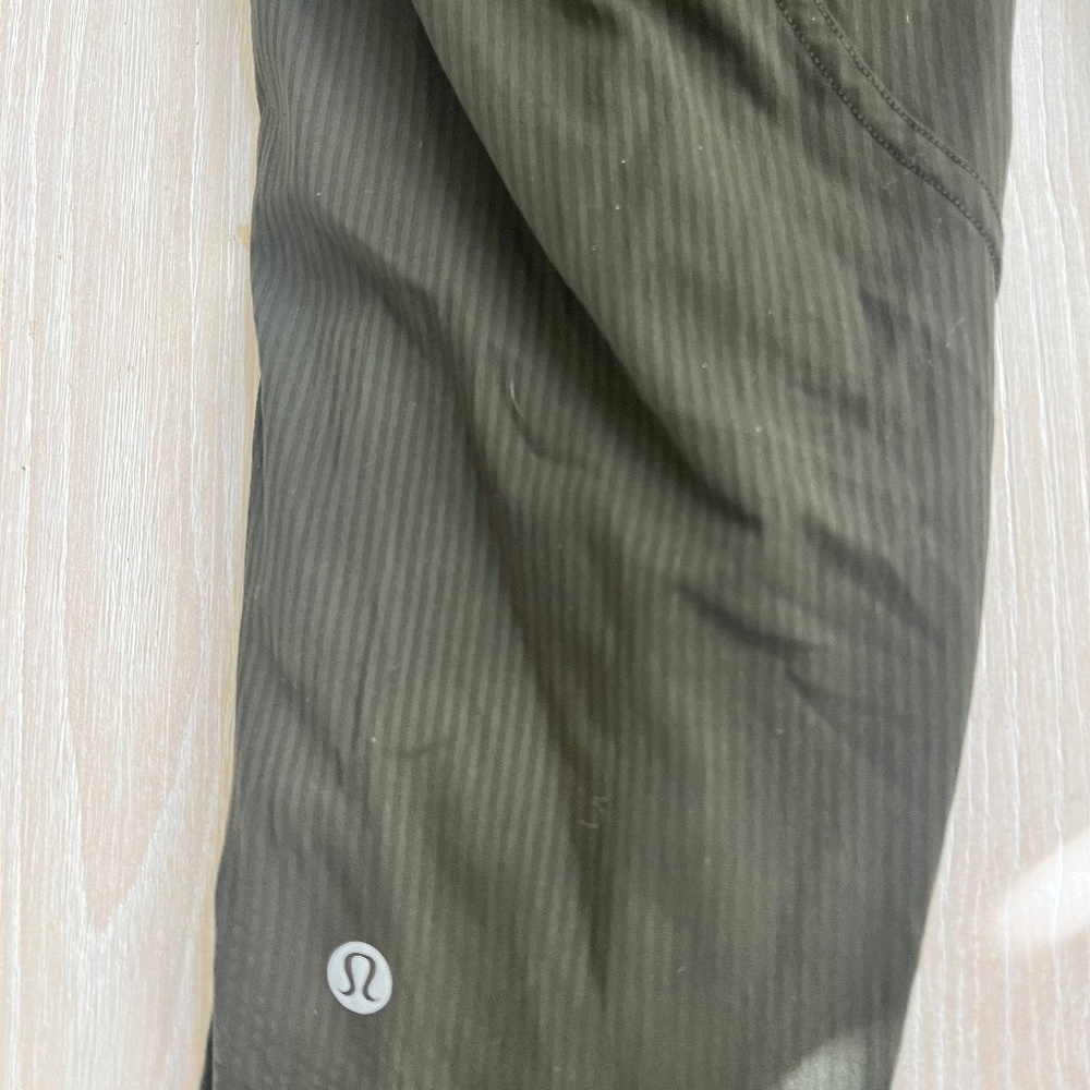 Lulu Lemon Lululemon Capri Joggers Size 6